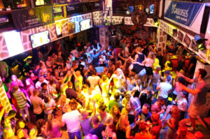 Partyurlaub: am Goldstrand fliegen die Fetzen ♥ GoldstrandTravel